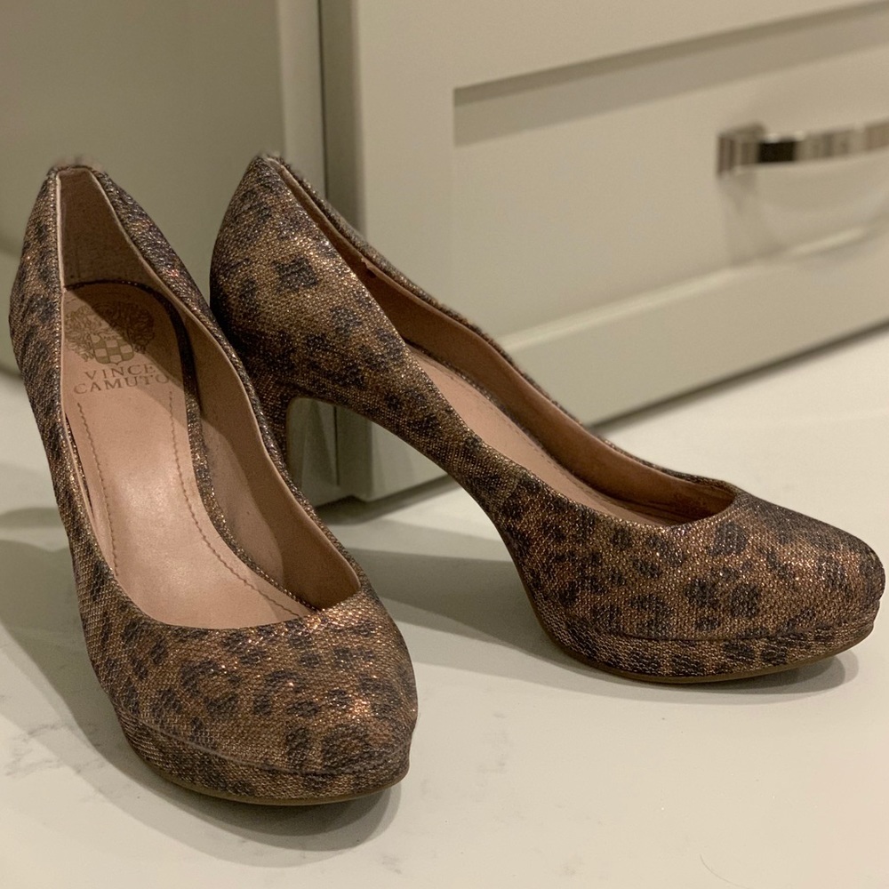 Vince Camuto 8.5 Sparkly Leopard Pumps
